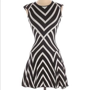 ❤️Banana Republic Chevron Knit Sleeveless Dress Sz S Warm Knit